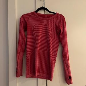 Lululemon long sleeve shirt size 4